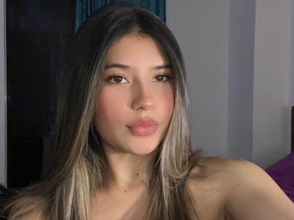 Amber Casas Picture